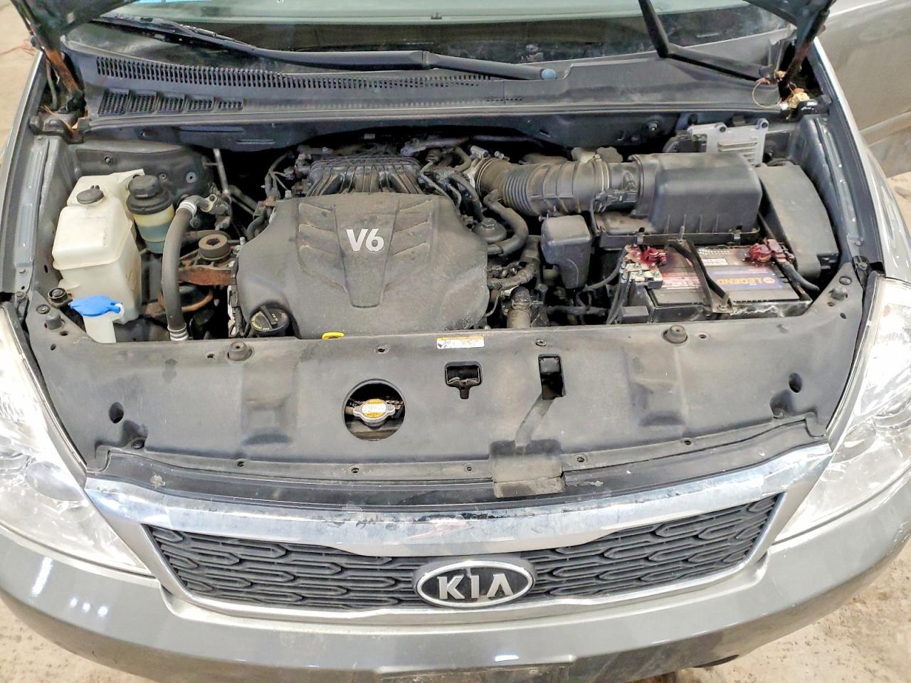 2012 KIA Sedona lx