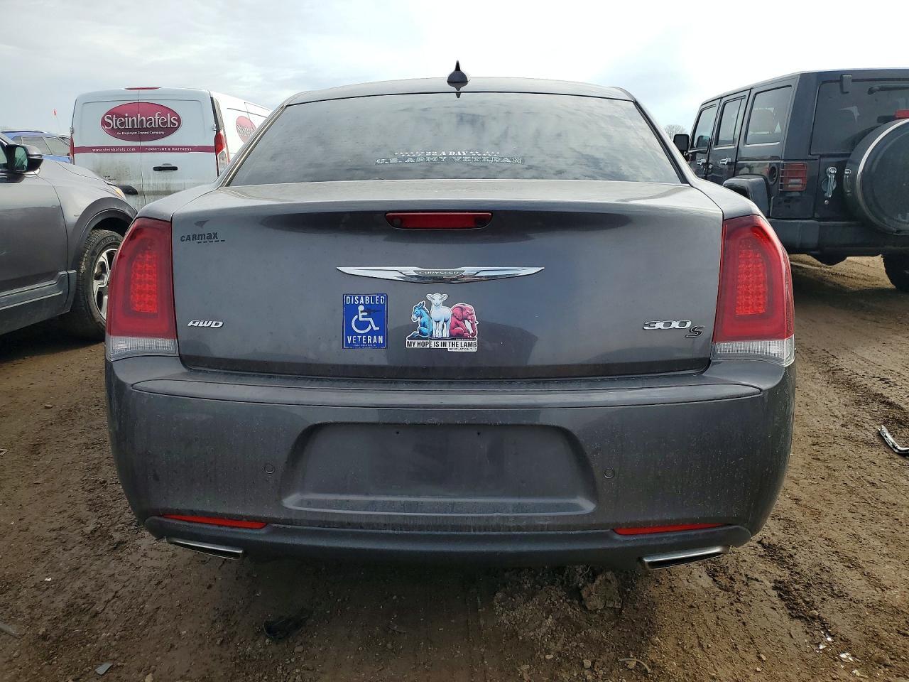 2018 Chrysler 300 s