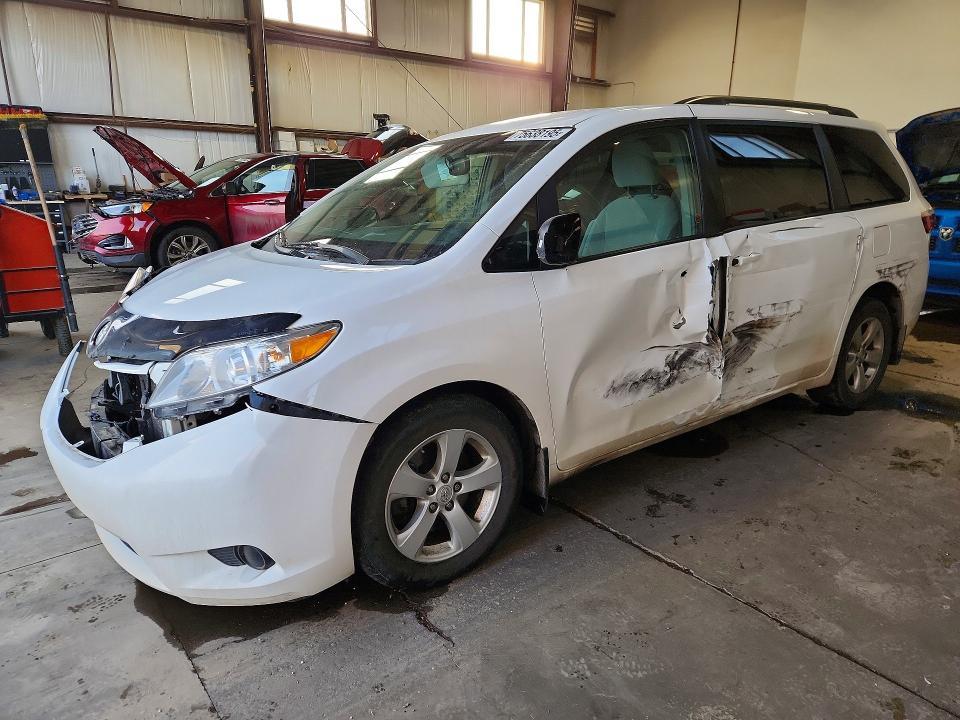 2017 Toyota Sienna le 8-passenger
