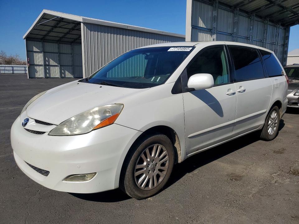 2010 Toyota Sienna xle