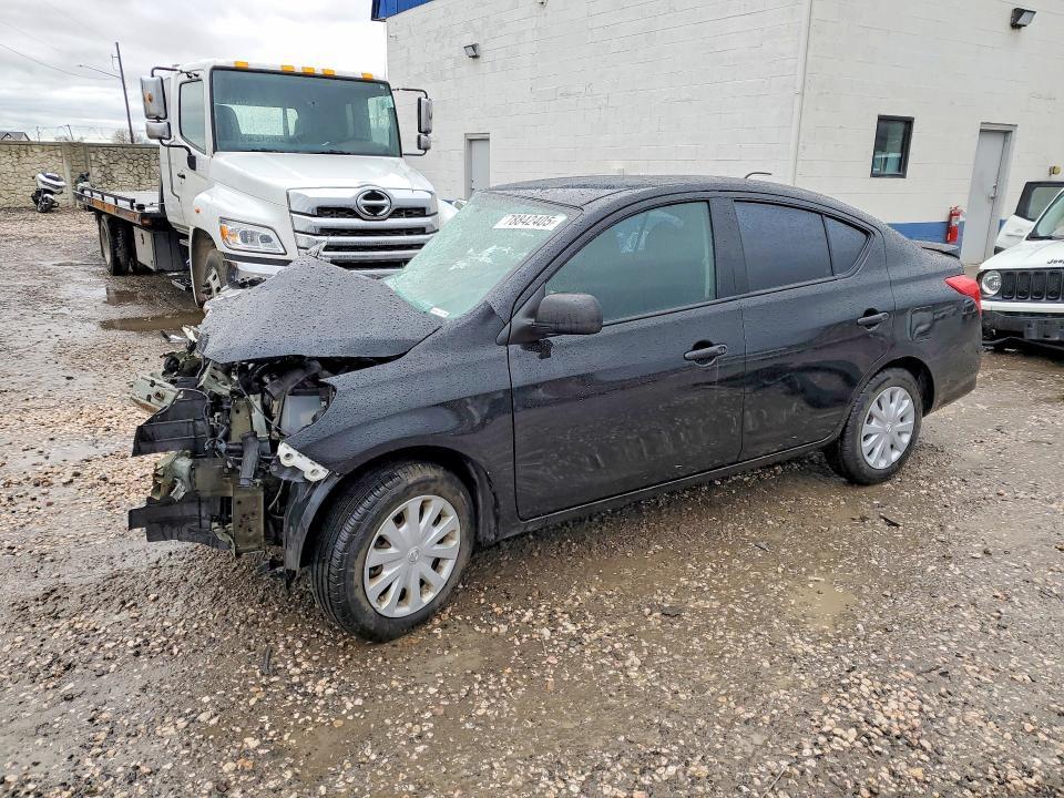 2015 Nissan Versa 1.6 s Plus