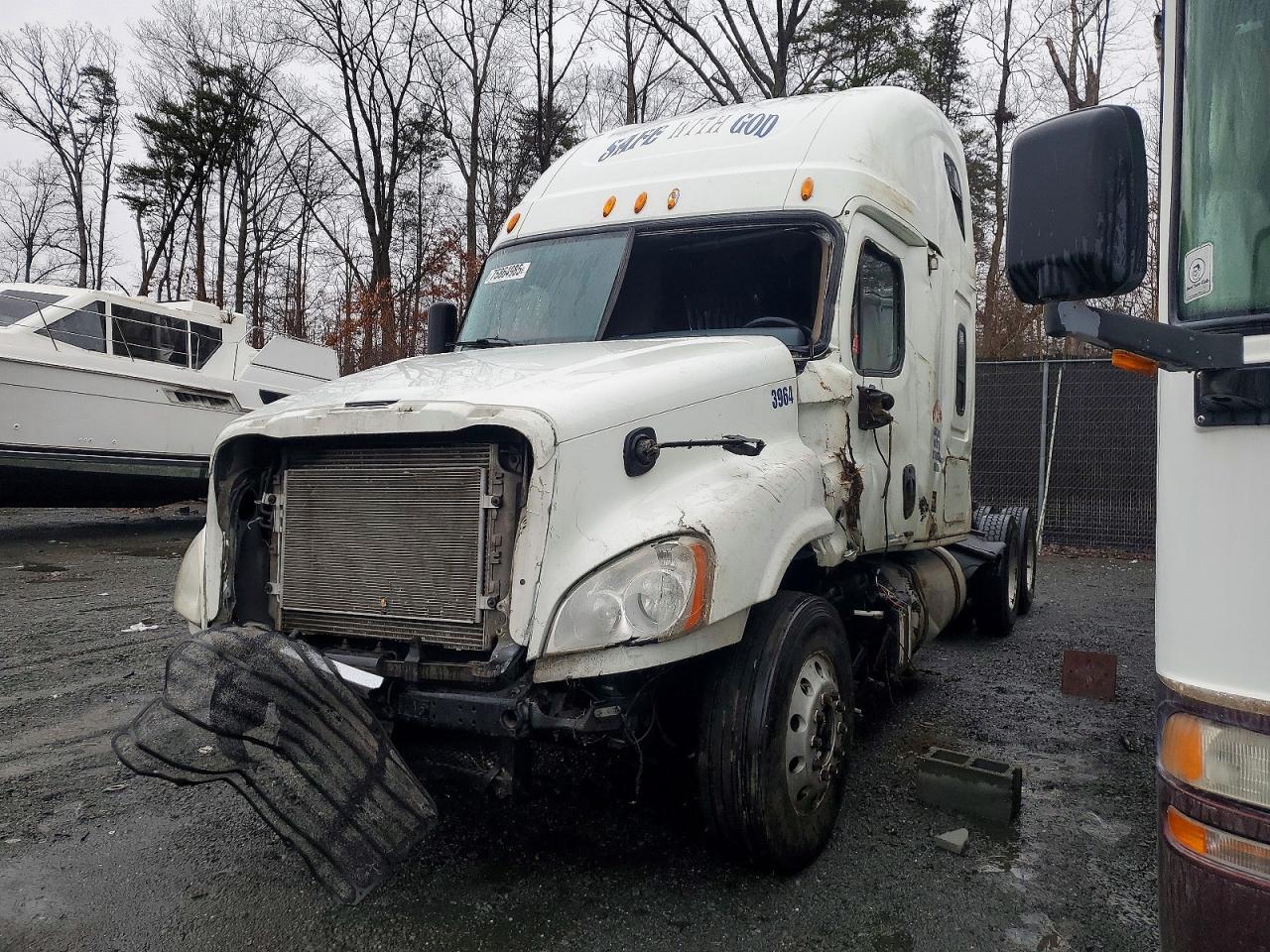 2012 Freigliner 2012 Freightliner Cascadia 1-Semi Truck