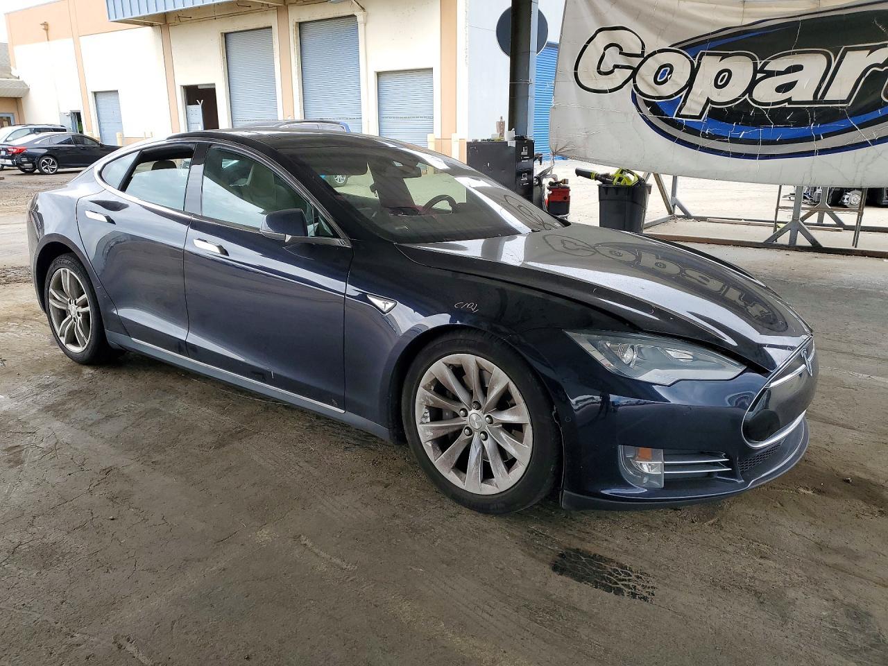 2015 Tesla Model s 70D