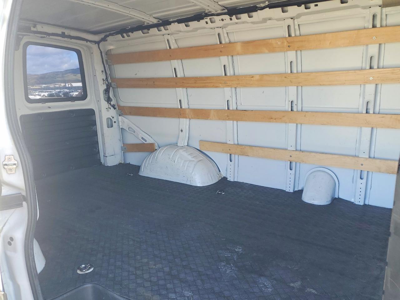 2021 Chevrolet Express G2500