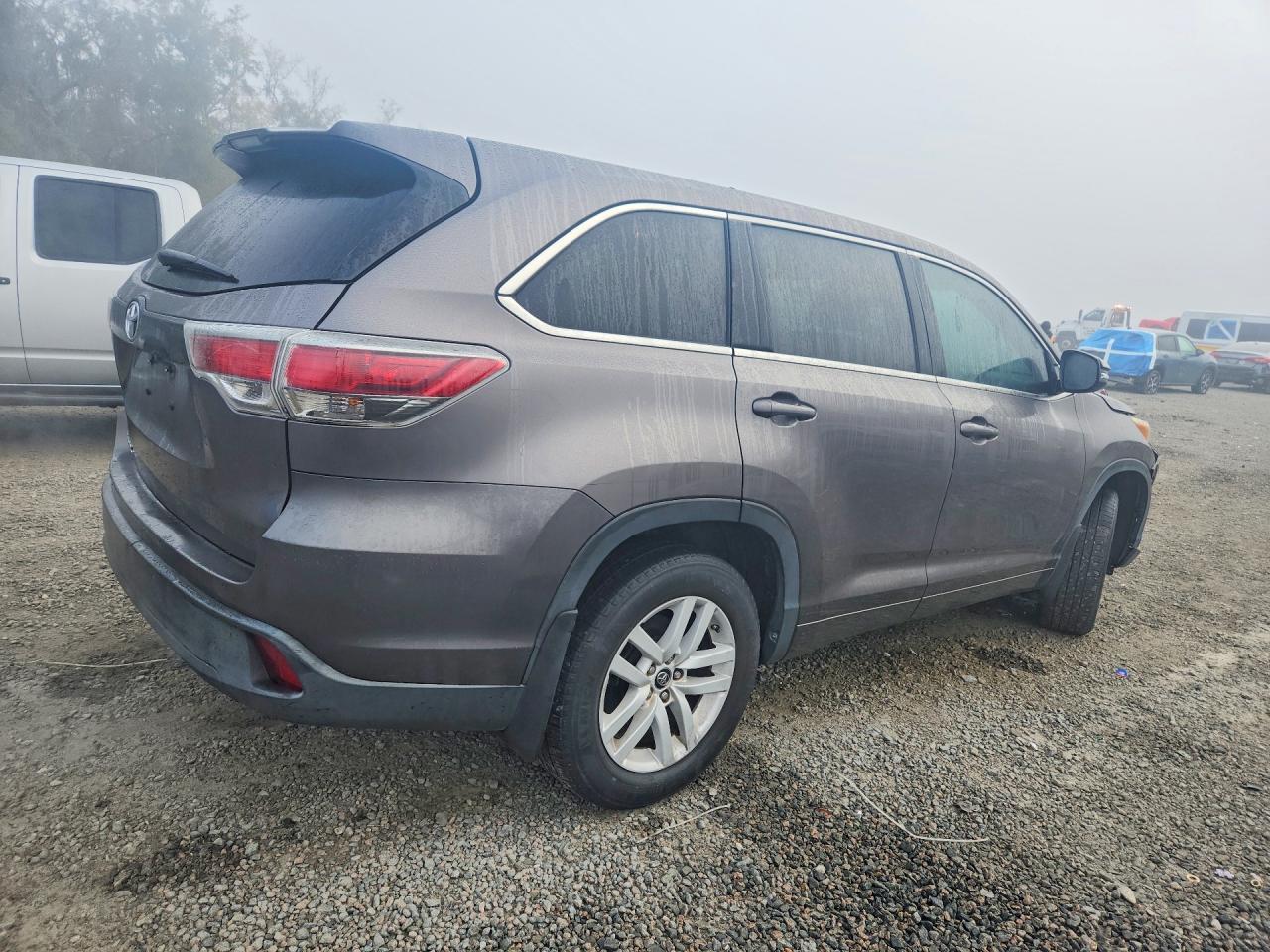 2016 Toyota Highlander le