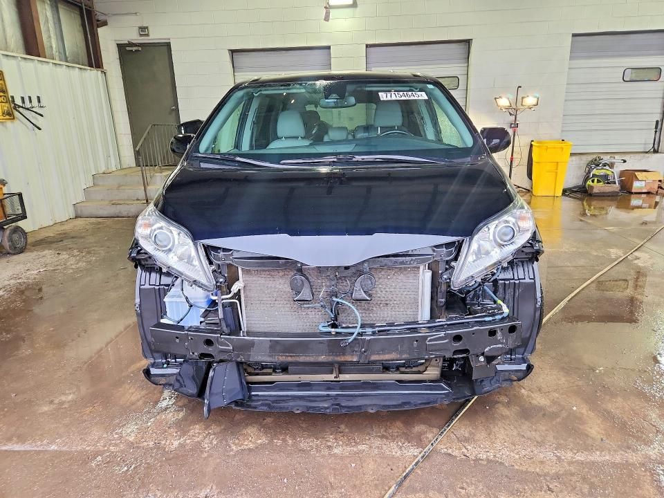 2020 Toyota Sienna xle