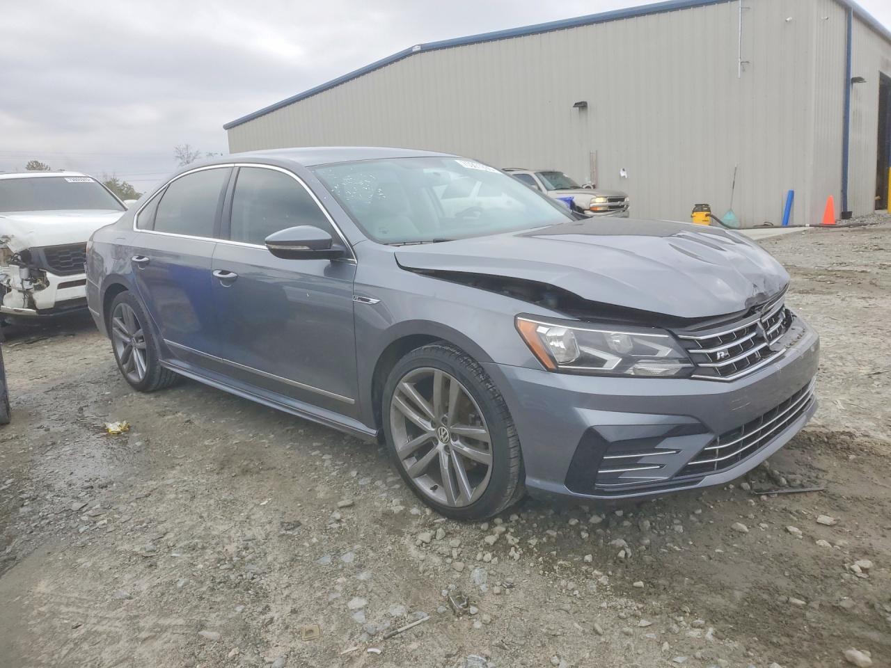 2017 Volkswagen Passat R-line