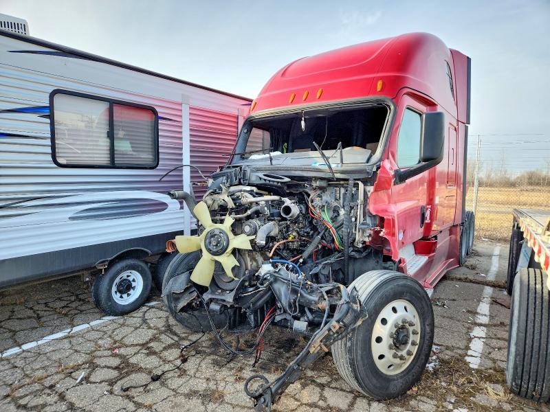 2020 Freightliner Cascadia 126