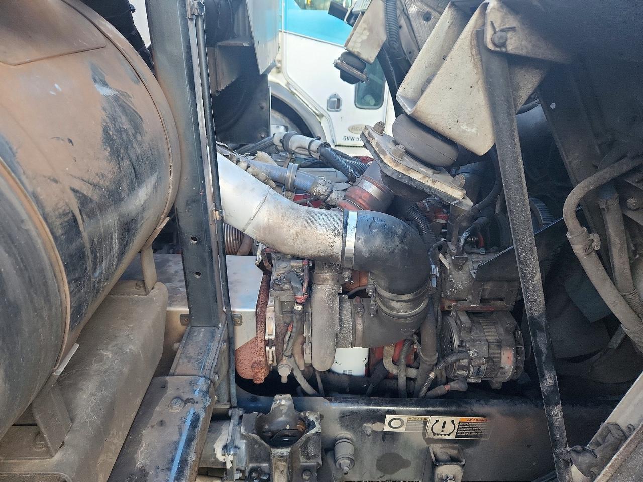 2013 Peterbilt 320 Refuse Truck