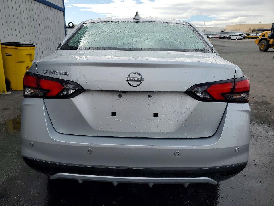 2025 Nissan Versa sv