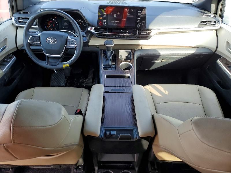 2023 Toyota Sienna xle