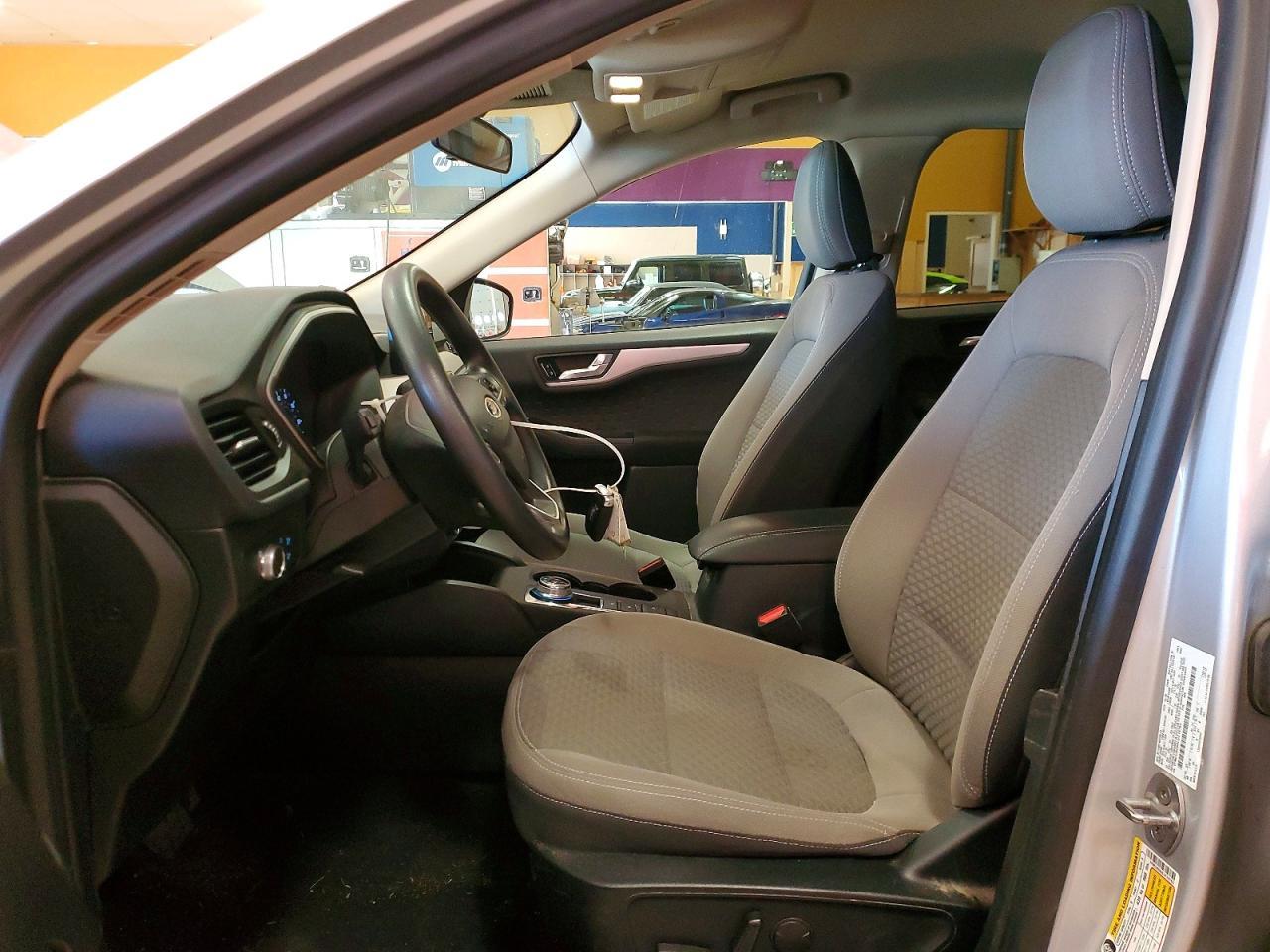 2020 Ford Escape se