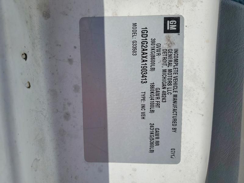 2010 GMC Savana box Truck