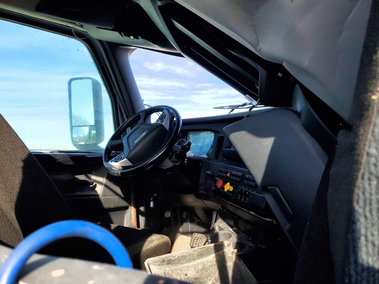 2023 Freightliner Cascadia 126 Semi Truck