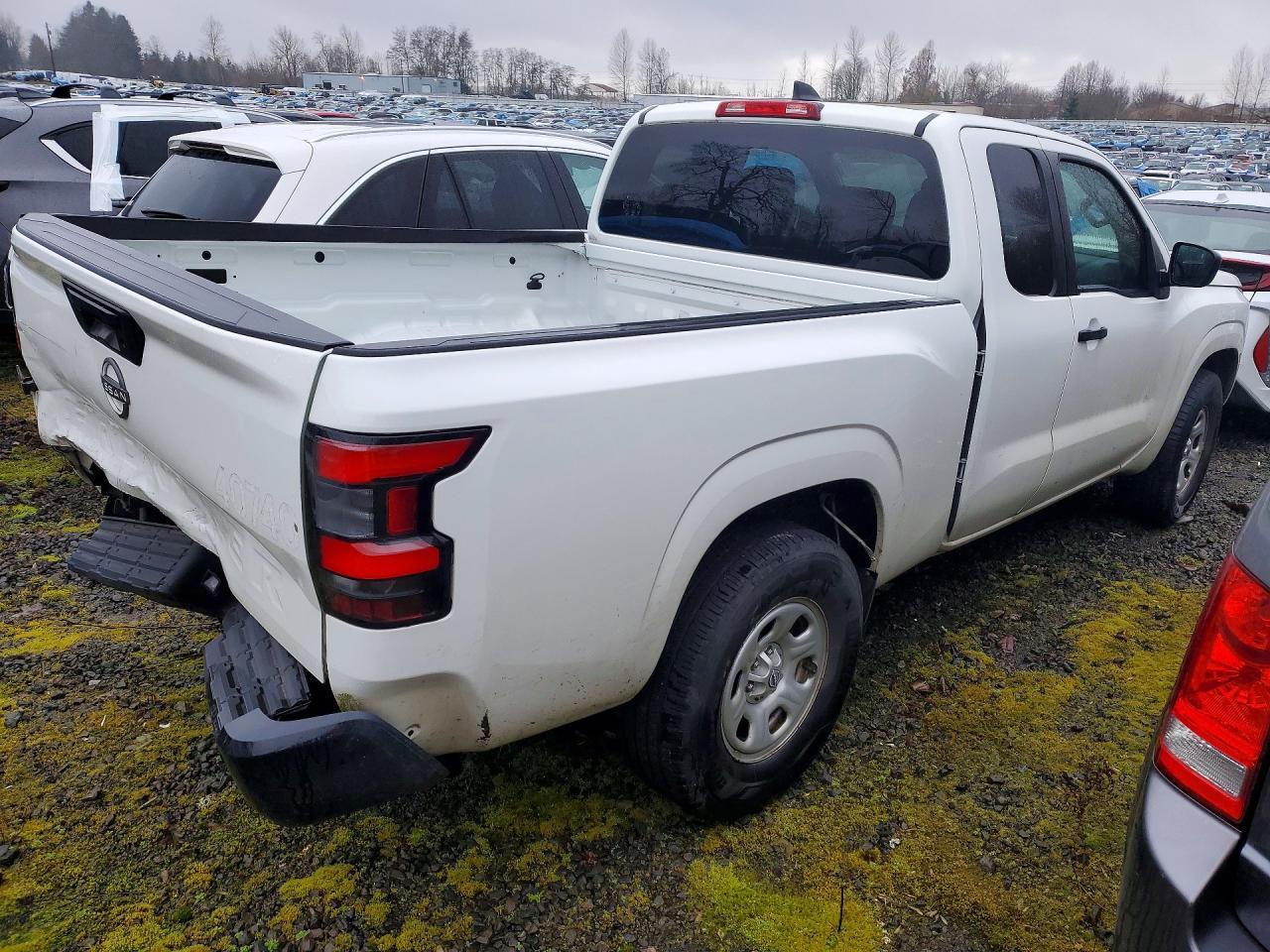 2023 Nissan Frontier s