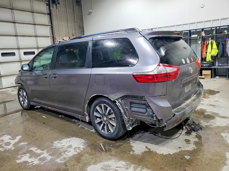 2019 Toyota Sienna xle