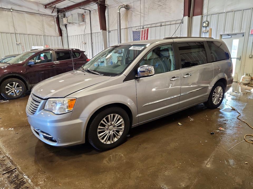 2013 Chrysler Town & Country Touring l