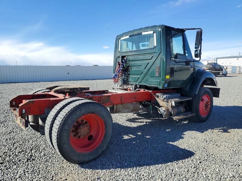 2006 International 7400 Semi Truck