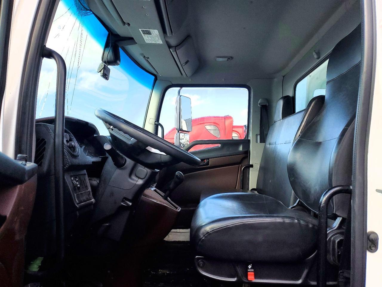 2024 Hino L6 BOX Truck