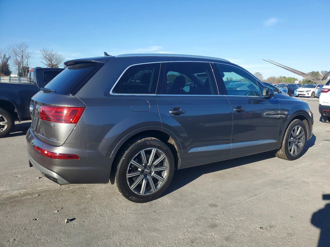 2019 Audi Q7 Premium Plus