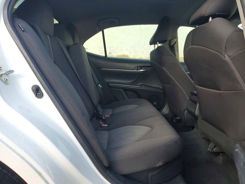 2022 Toyota Camry le