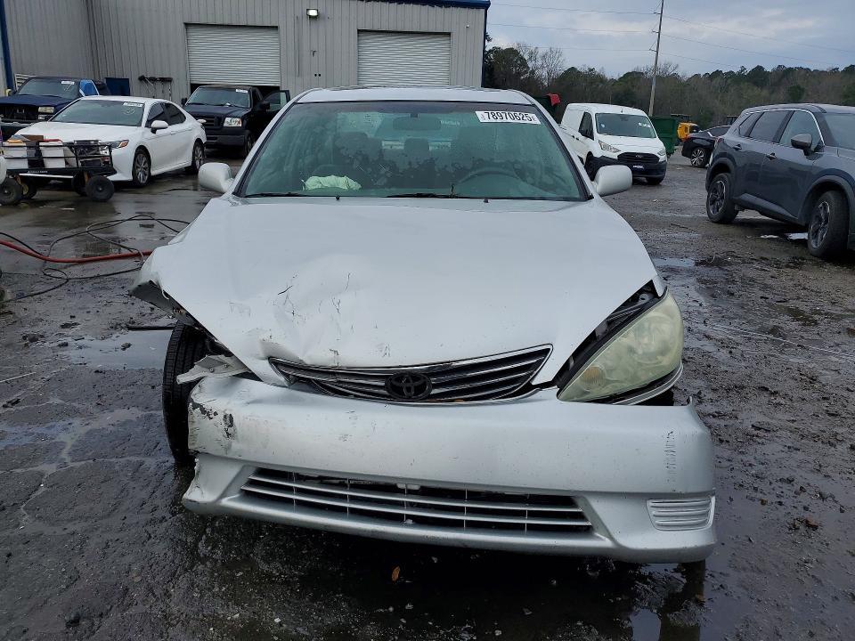 2005 Toyota Camry le