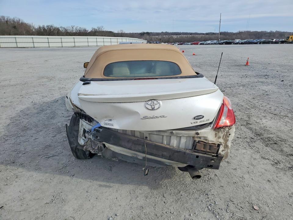 2005 Toyota Camry Solara sle V6