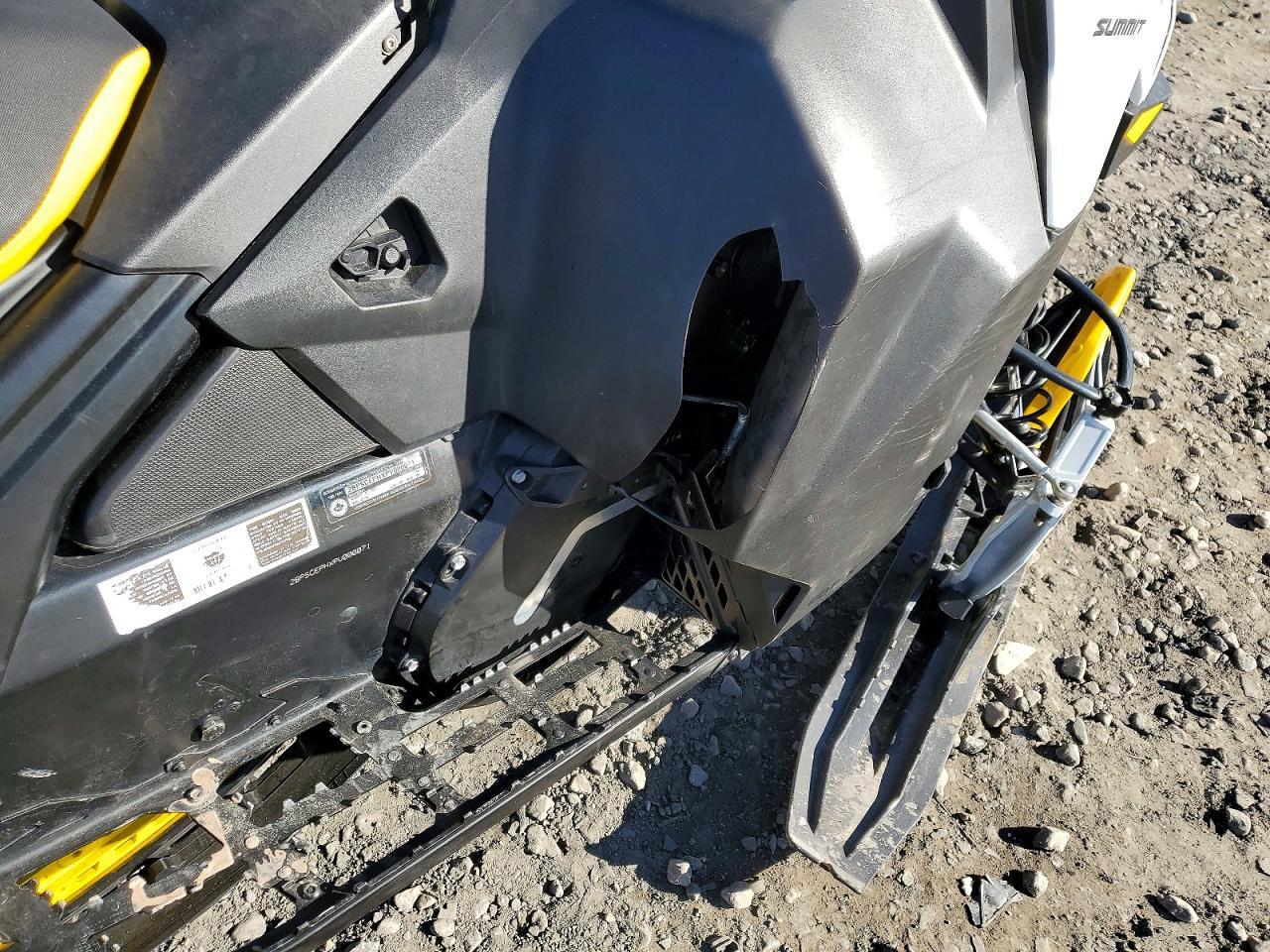 2023 Skidoo Summit X85