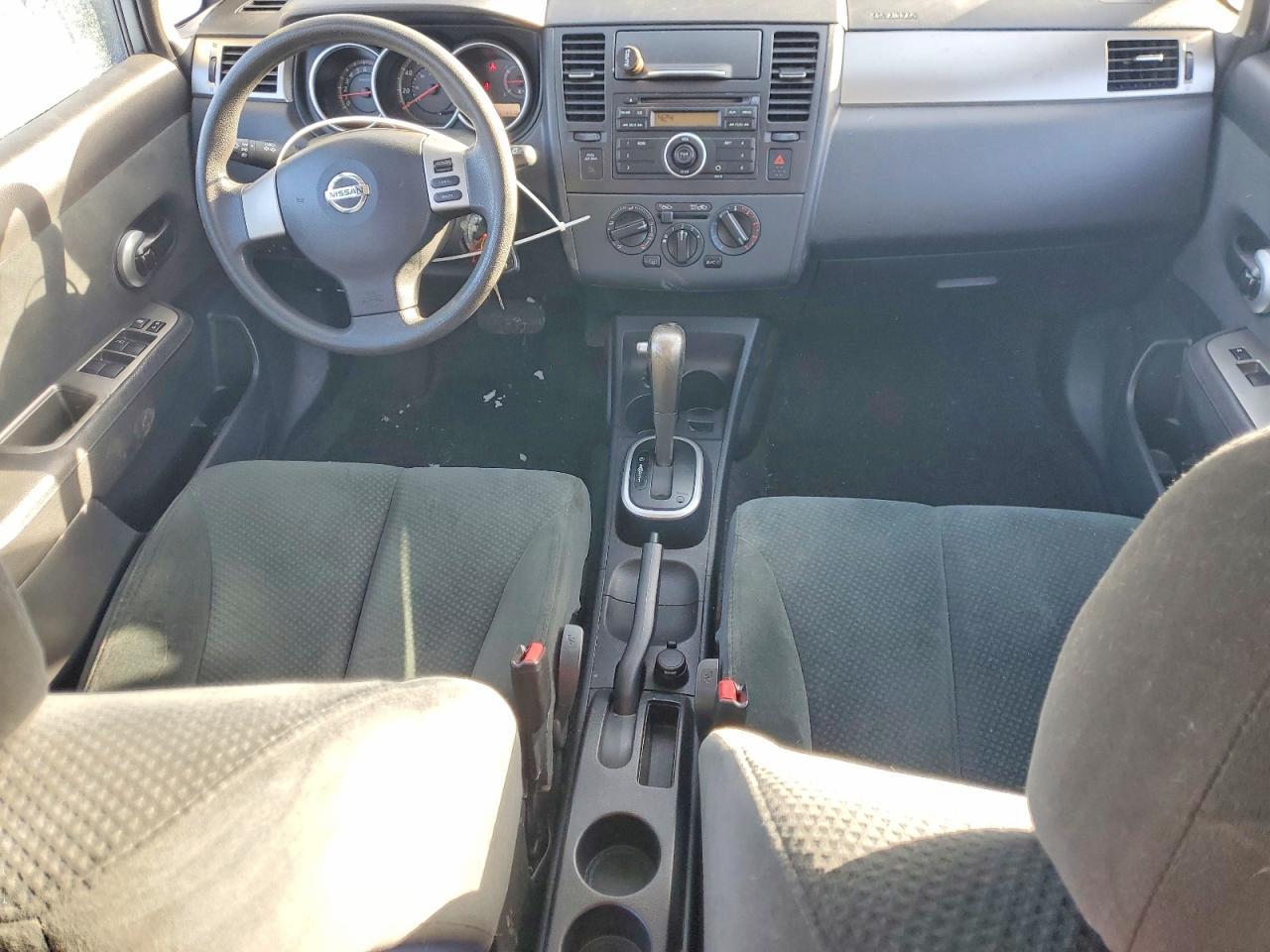 2011 Nissan Versa s