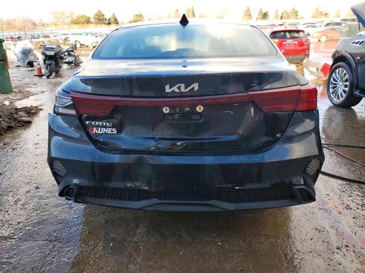 2024 KIA Forte lx