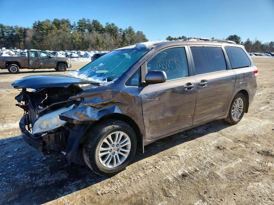 2013 Toyota Sienna xle