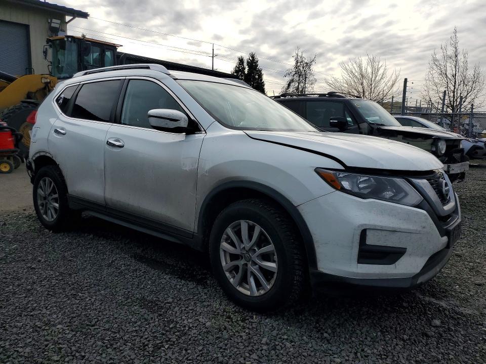 2017 Nissan Rogue sv