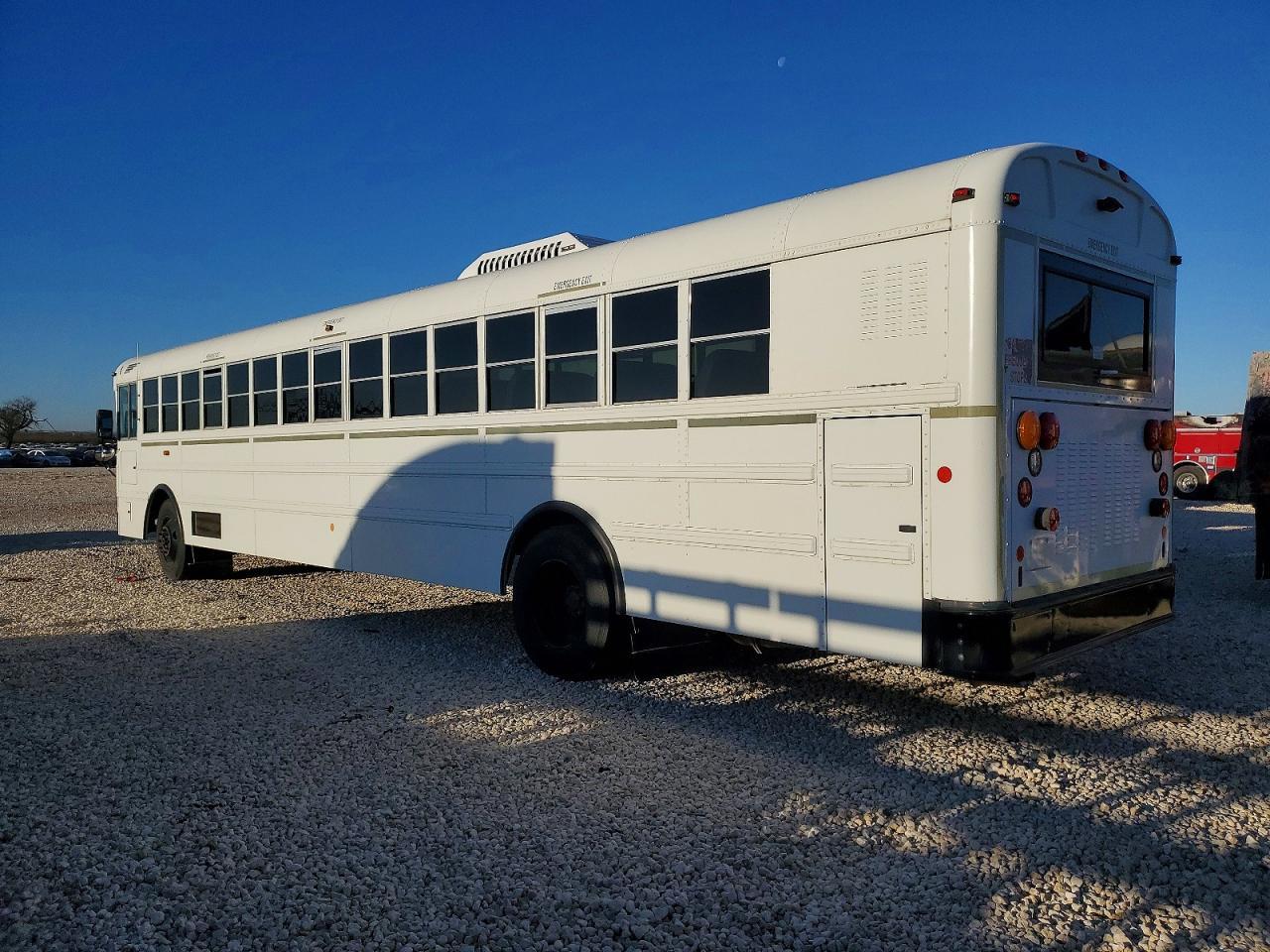 2016 Ic Corporation 3000 RE 7.6L V-6 Diesel