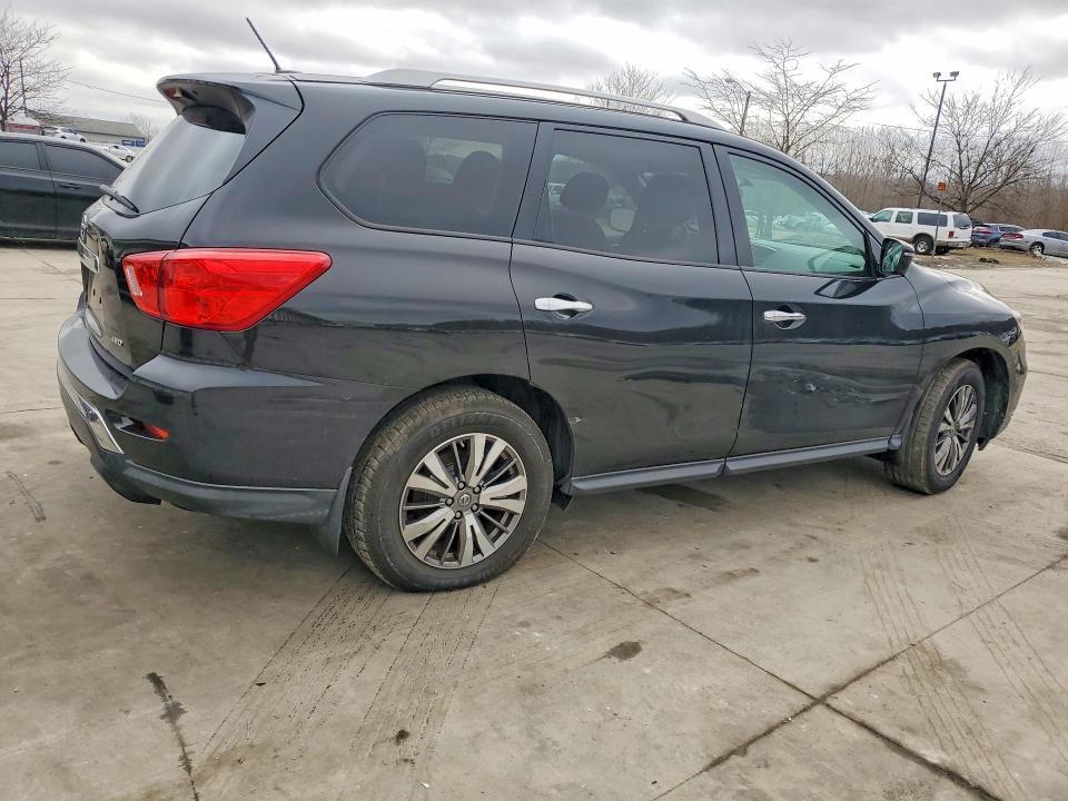 2018 Nissan Pathfinder s