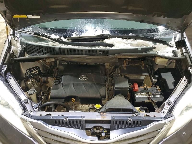 2011 Toyota Sienna xle