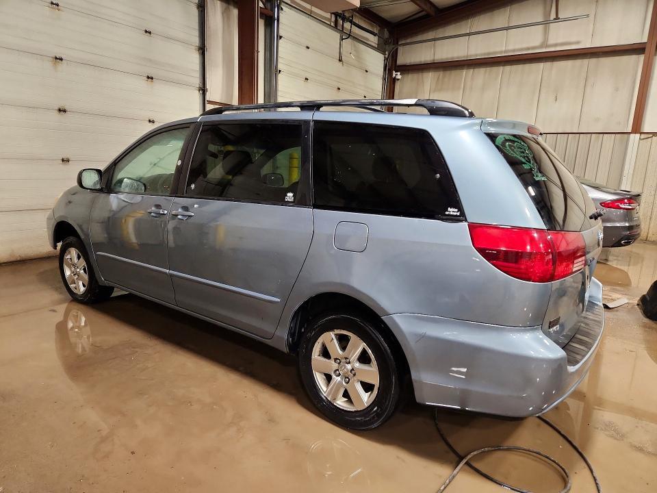 2005 Toyota Sienna le 7 Passenger