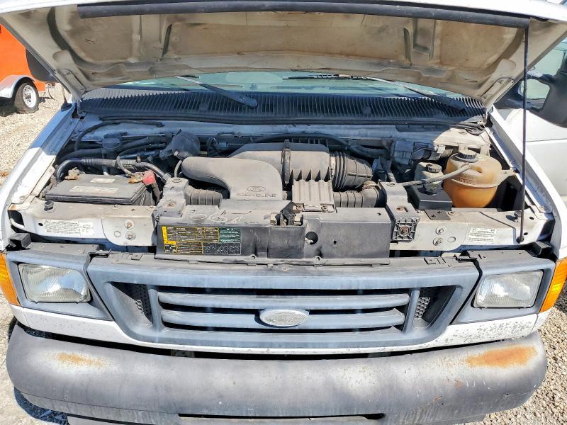2005 Ford E350 BOX Truck