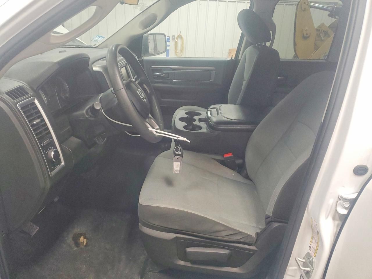 2024 Dodge Ram 1500 Classic slt