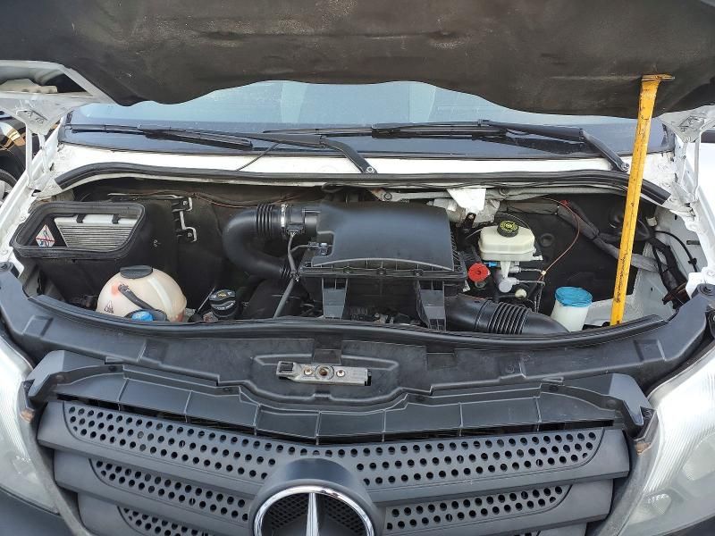 2016 Mercedes-Benz Sprinter box Truck