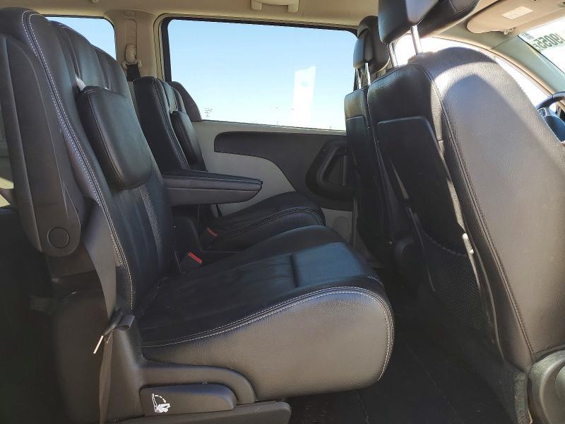 2014 Chrysler Town & Country Touring