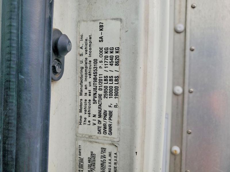 2011 Hino 258/268 BOX Truck