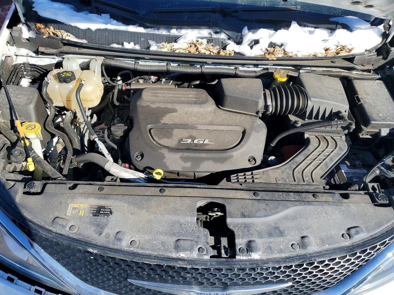 2017 Chrysler Pacifica Touring l