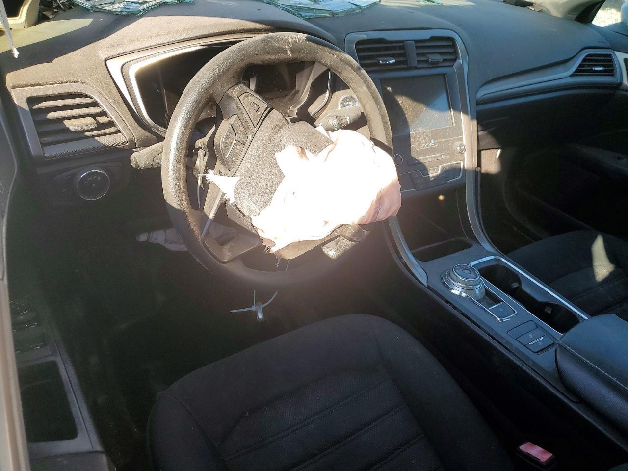 2020 Ford Fusion se