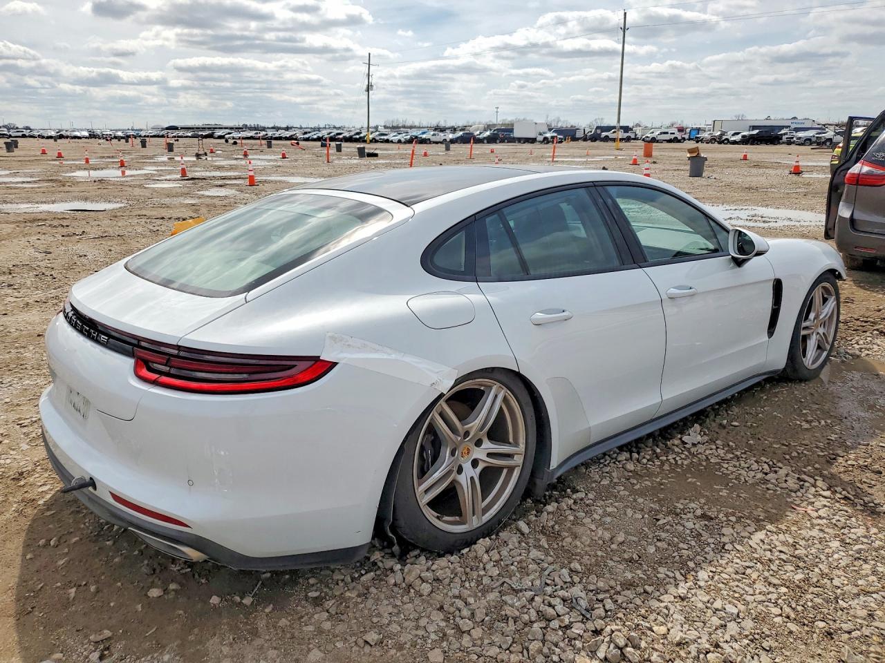 2018 Porsche Panamera 2WD V6 4D Hatchback 3.0l