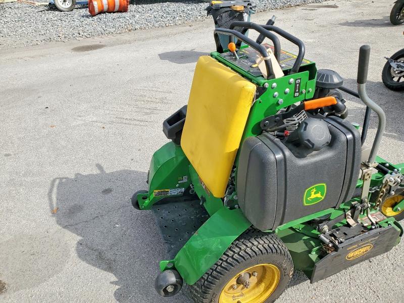 2025 John Deere 810E 36 DK Commercial Turf Mower