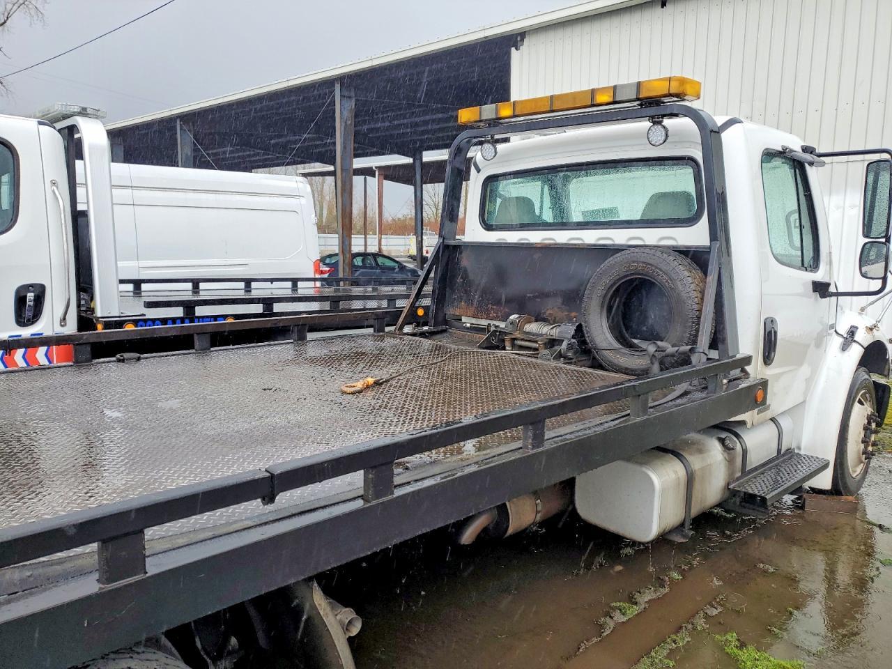 2006 Freightliner Business Class M2 Rollback TOW Truck