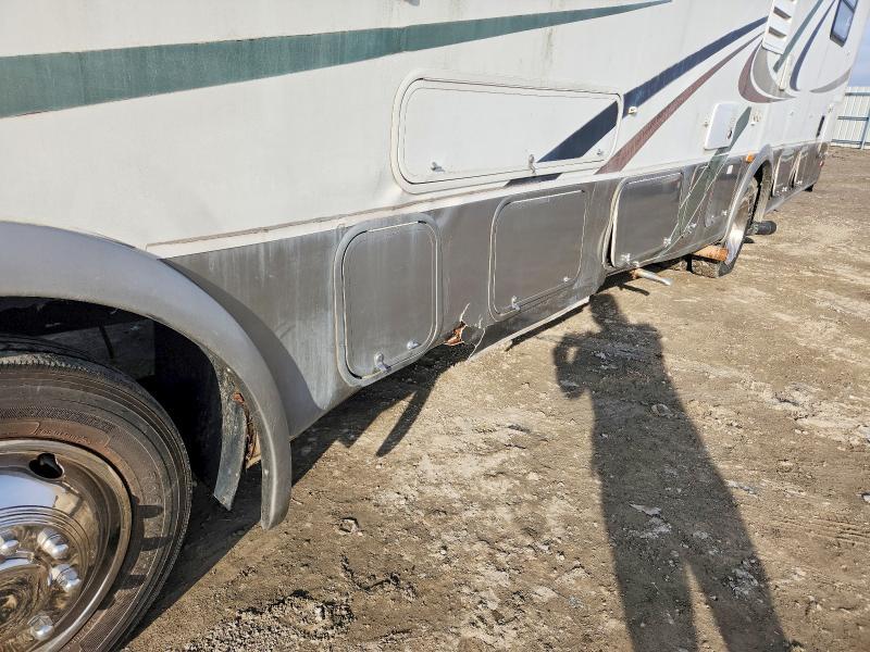 2004 Ford F550 Super Duty Camper