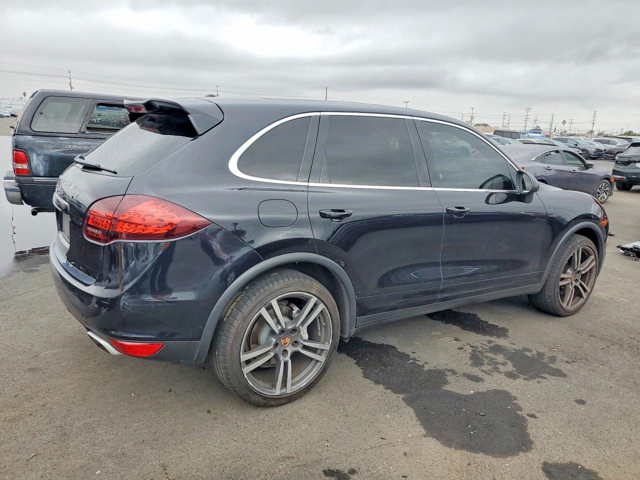 2013 Porsche Cayenne s