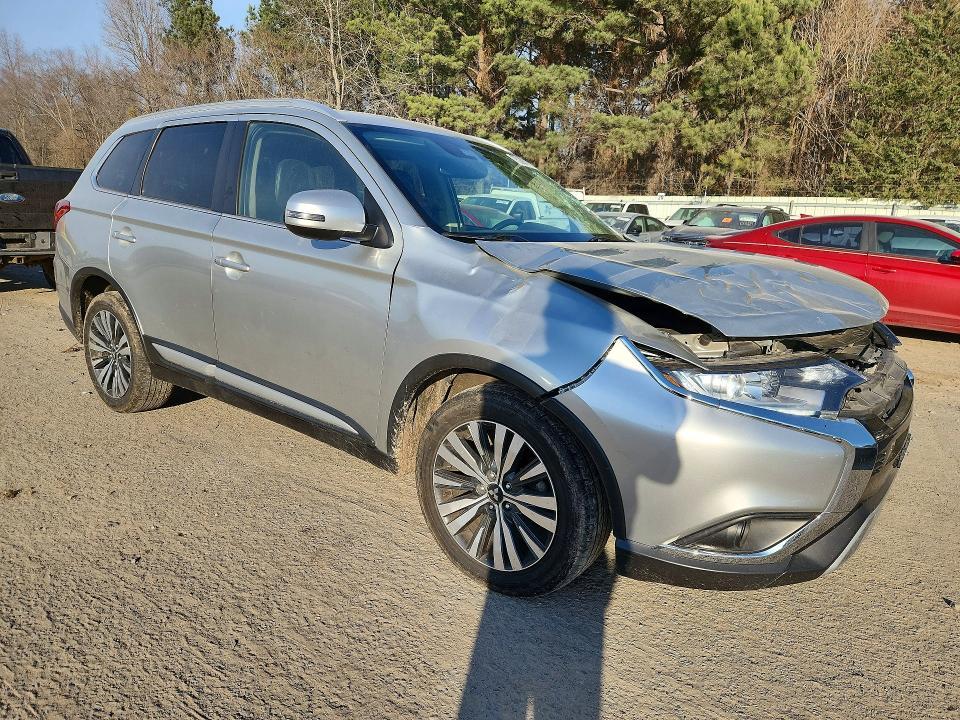 2020 Mitsubishi Outlander se