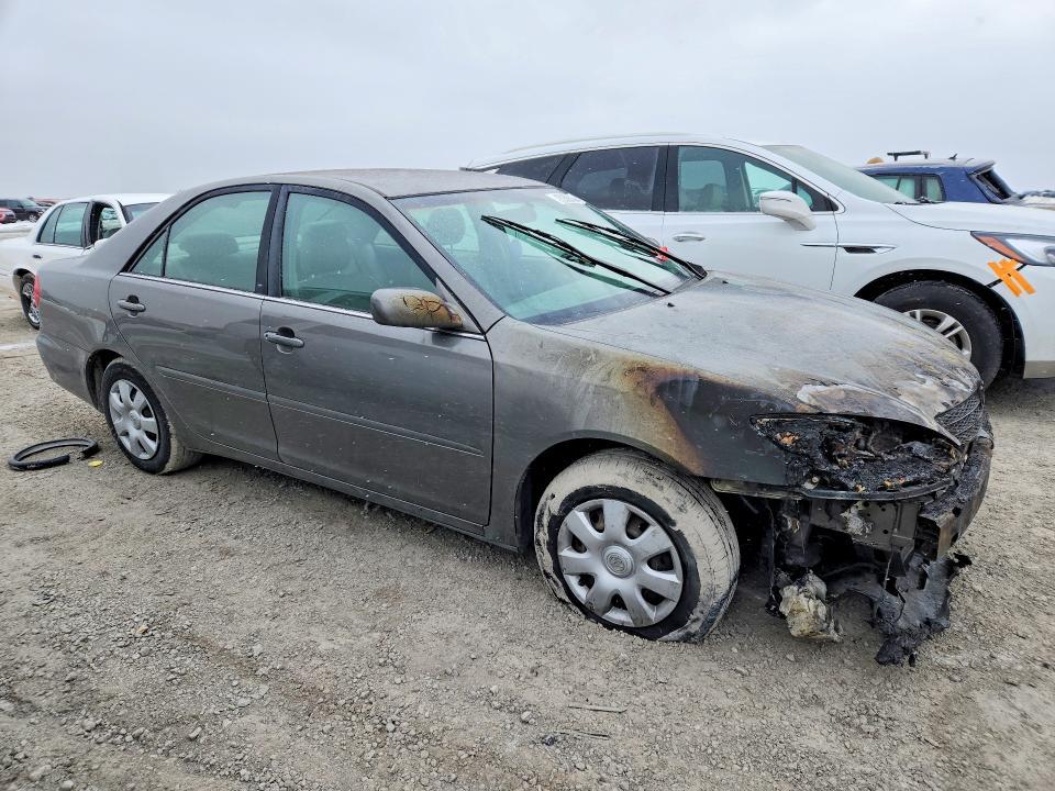 2004 Toyota Camry le
